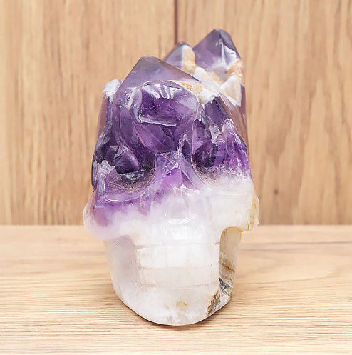 Chevron-Amethyst XXL-Solitär „Royal Zenith“ – Exzellente Skulpturen-Form (860g)