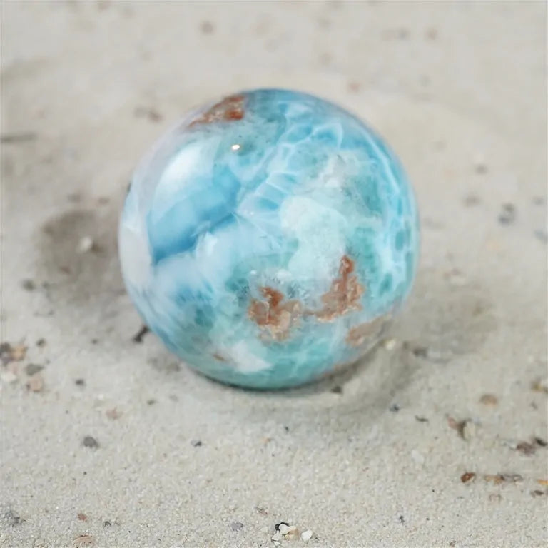 Exklusive Larimar-Kugel (4,6 cm / 147 g) – „Atlantis-Stein“ für Klarheit & Neue Wege