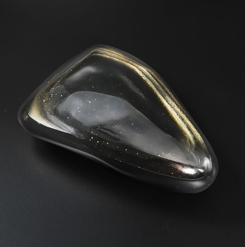 Goldener Obsidian Solitär-Freiform „Golden Cosmic Eye“ – Museales Meisterwerk (1060g / AA)