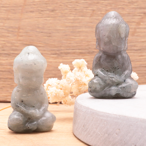 Labradorit Buddha-Duo „Mystic Insight“ – Handgeschnitzte Meditations-Wächter (50 mm)