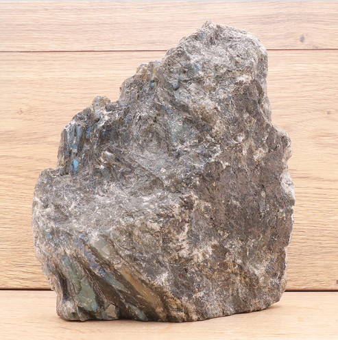 Labradorit Monolith „Celestial Eclipse“ – Schauseite poliert (1,73 kg / AA)