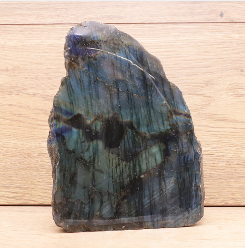 Labradorit Monolith „Cosmic Ocean“ – Schauseite poliert (1,96 kg / AA)