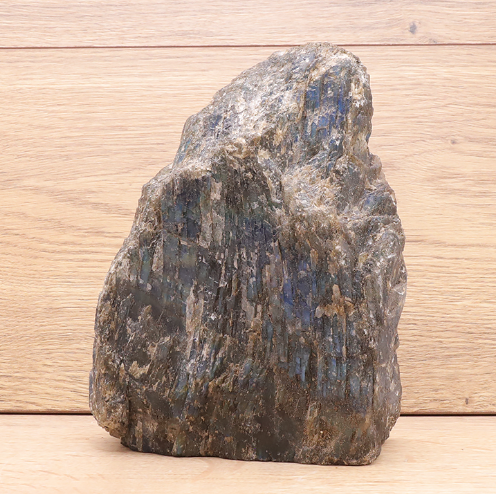 Labradorit Monolith „Cosmic Ocean“ – Schauseite poliert (1,96 kg / AA)