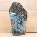 Labradorit Monolith „Mystic Aurora“ – Schauseite poliert (2,16 kg / AA)