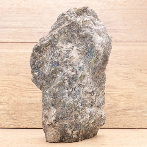 Labradorit Monolith „Mystic Aurora“ – Schauseite poliert (2,16 kg / AA)
