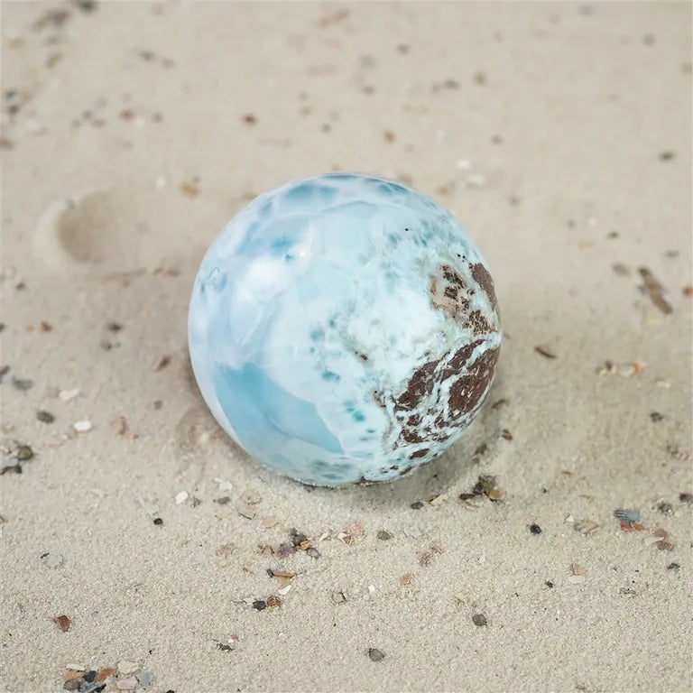 Larimar-Kugel (4,7 cm / 157 g) – Karibischer Atlantis-Stein für geistige Weite