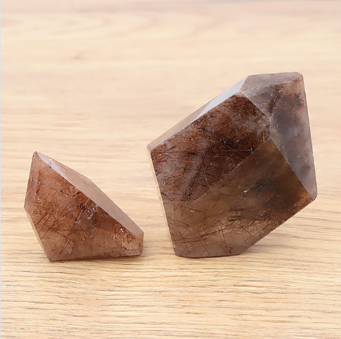 Rutil-Quarz Design-Duo „Crimson Obelisk“ – in AA-Spitzenqualität (126 g)