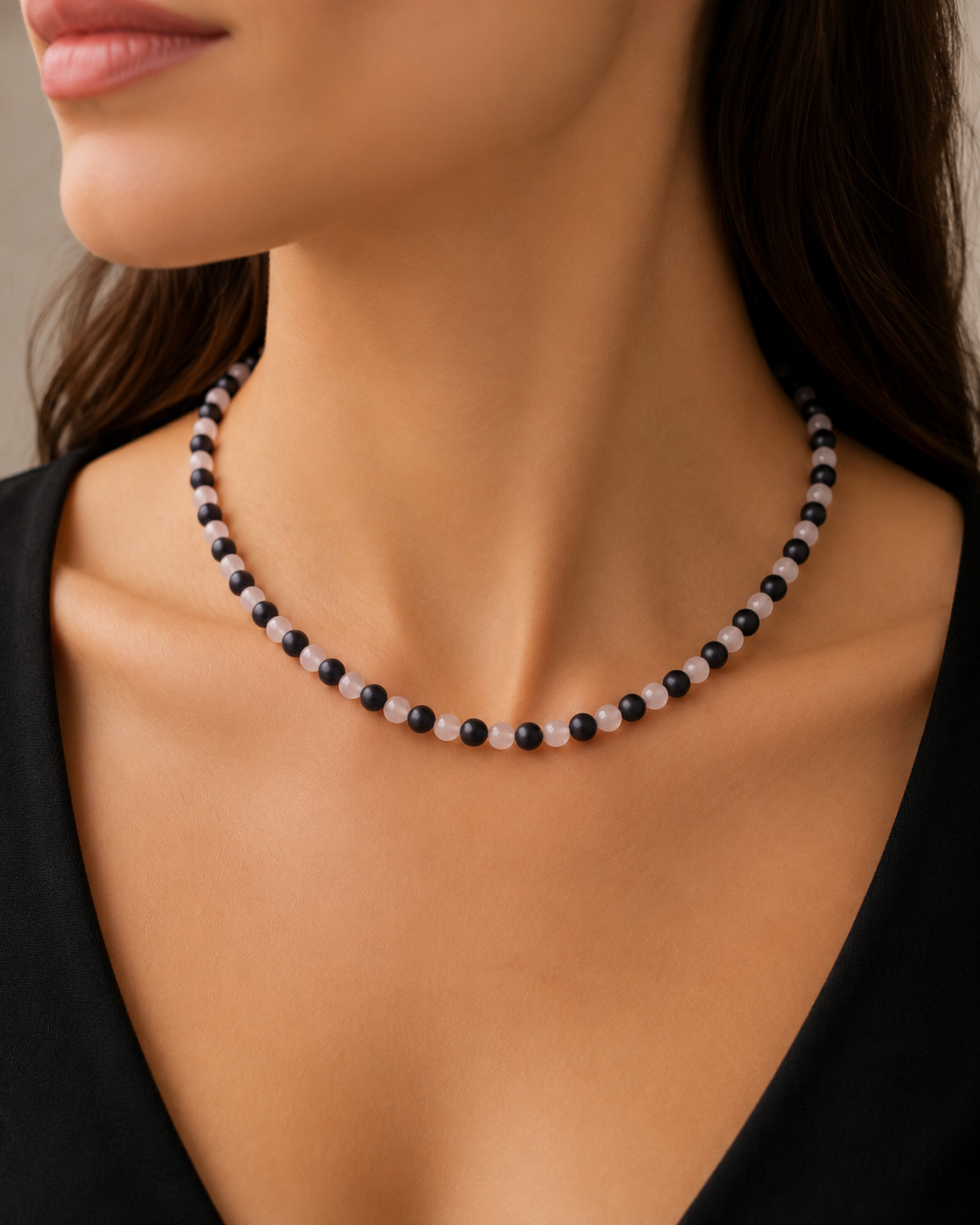Schungit & Rosenquarz Aura-Collier – Sanfte Herzöffnung